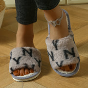 1 Pair Women's Pink Letter-Patterned Fluffy Slippers with Sparkling Heart Bracelet, Soft Fabric Lining, Durable EVA Sole, Comfortable Indoor House Shoes for Women, House Slippers