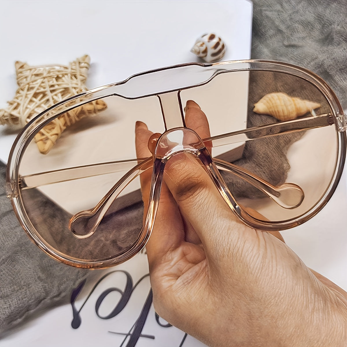 Large Frame Yellow-Tinted Fashion Fashion Glasses for Women - Stylish Oval Design, Anti-Reflective Lenses, Perfect for Parties, Travel & Casual Attire, Glasses Accessories
