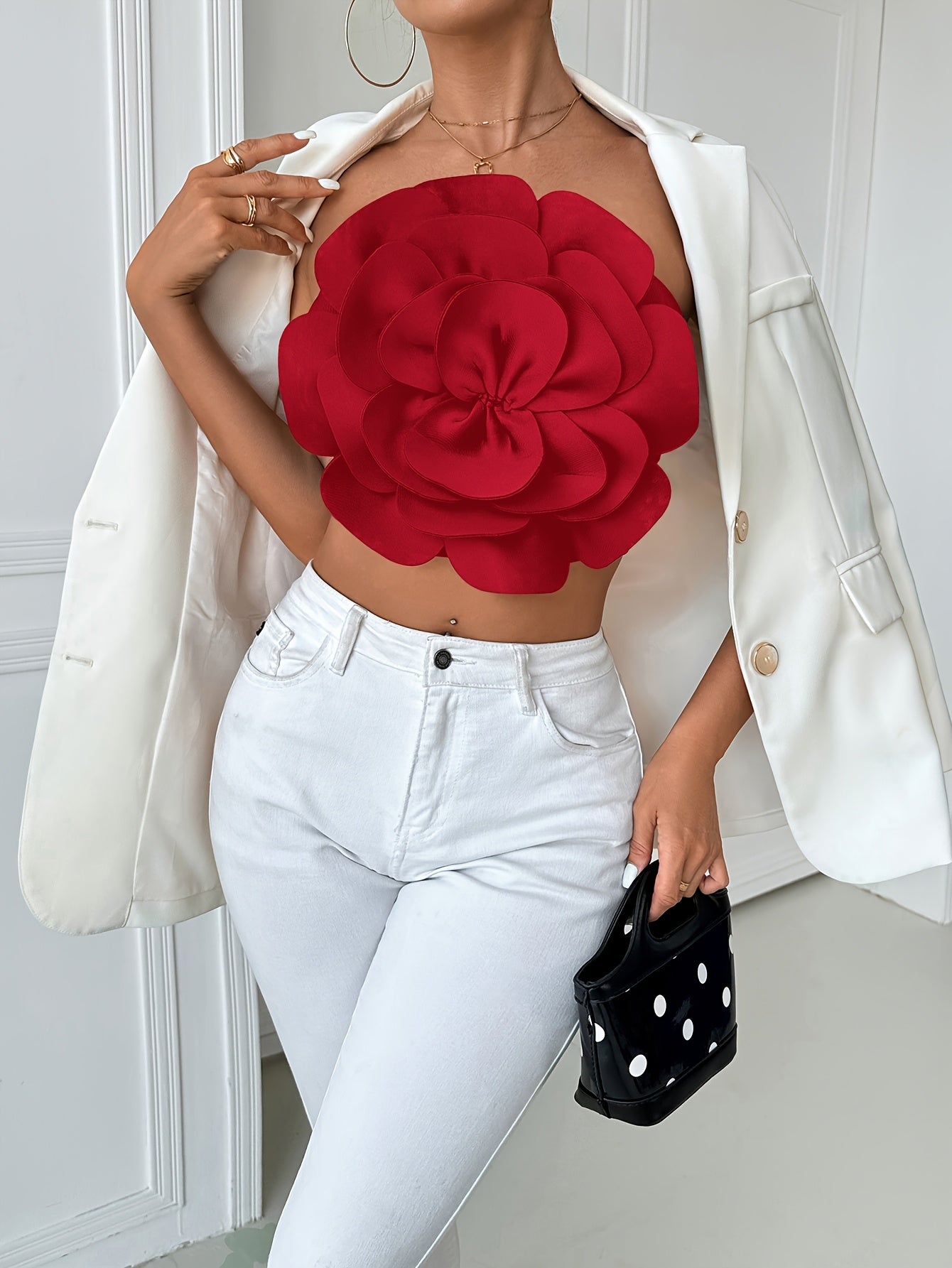 A European and American Women's strapless top with large flower decoration, sexy and fashionable, versatile and ready to ship