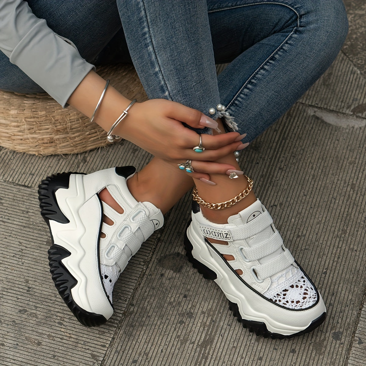 Women's Cutout Design Platform Sneakers - Breathable & Comfortable, Casual & Resistant Outdoor Shoes - For Women - Suitable for Everyday Wear, Walking & Outdoor Activities - Perfect Gift for Fashionable Women