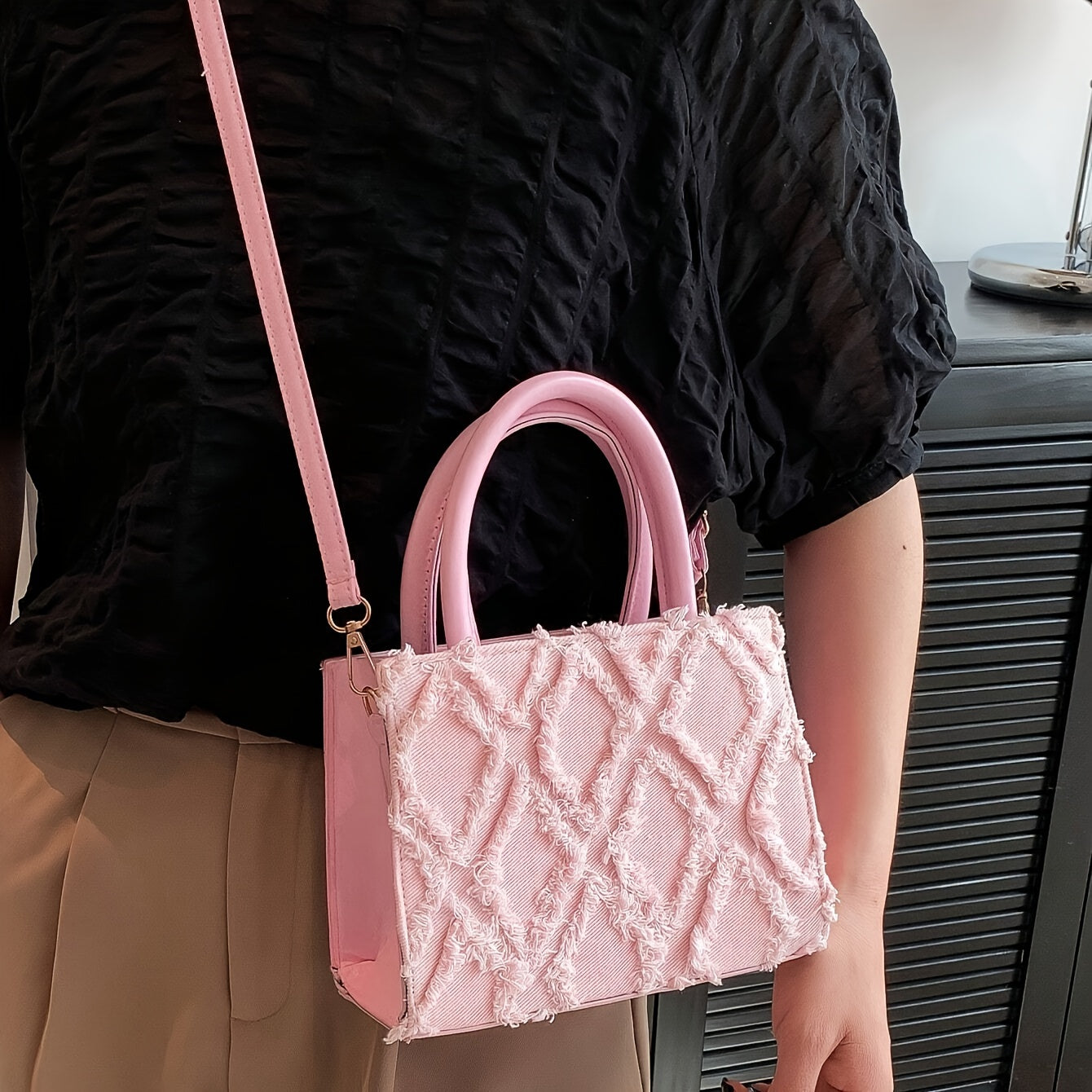 Stylish Pink Women’s Handbag with Diamond Lace Pattern – Versatile Crossbody & Shoulder Bag, Multiple Pockets, Polyester Lining, Perfect for Everyday Use