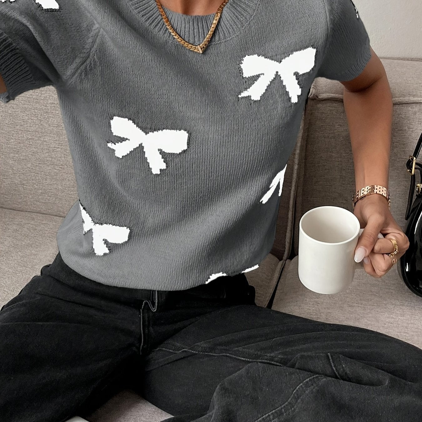Nian Nian Directional Style Round Neck Color-Blocked Short-Sleeve Pullover with Bow Tie And Jacquard Design.