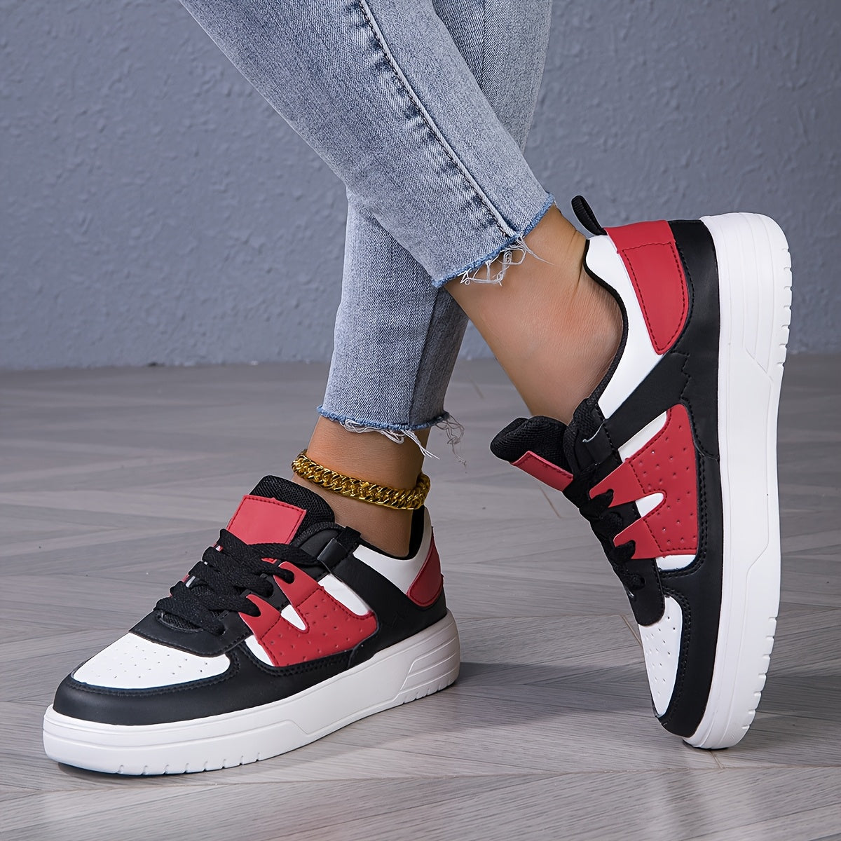 1 Pair Women'S Casual Fashion Sneakers - Geometric Pattern, Low-Top, Lace-Up, Round Toe, Faux Upper, Fabric Lining, EVA Sole, Comfortable Walking Shoes for All Seasons