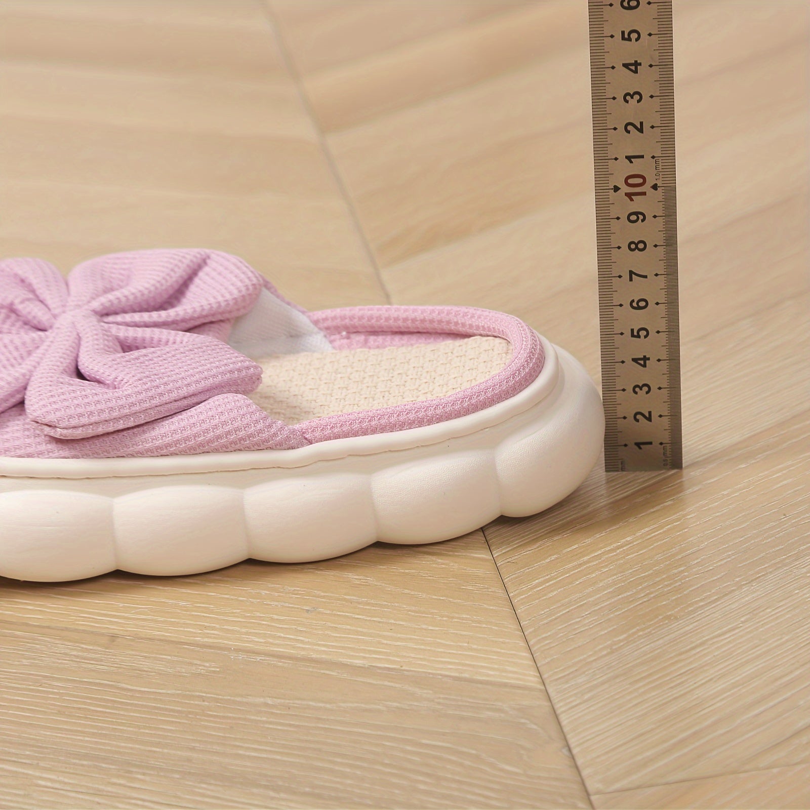 A Pair of New Cute Solid Color Women'S Home Slippers with Thick, Non-Slip, Soft EVA Soles, Breathable And Comfortable Open-Toe Design, Suitable for All Seasons.