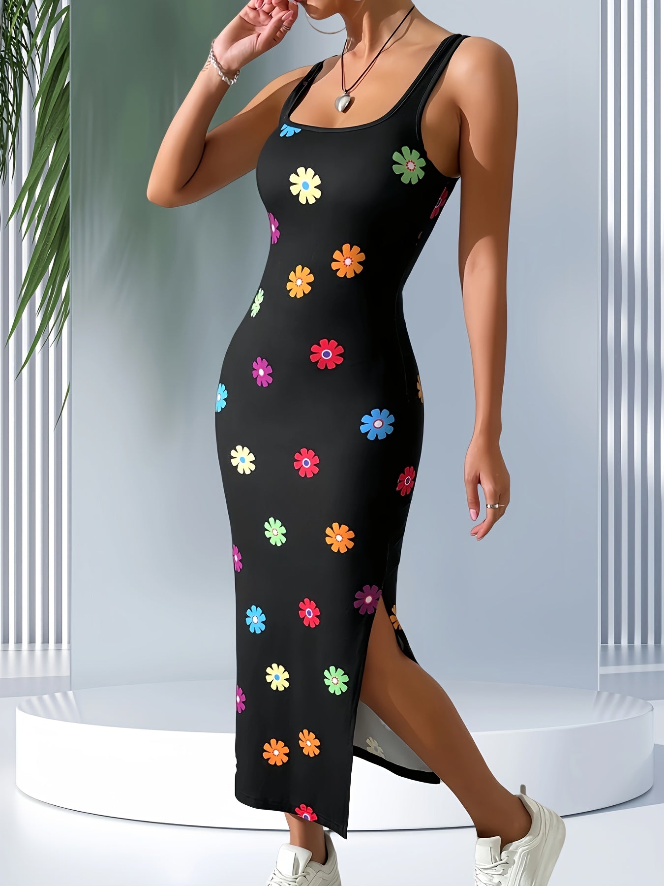 Elegant Summer Fitted Floral Dress