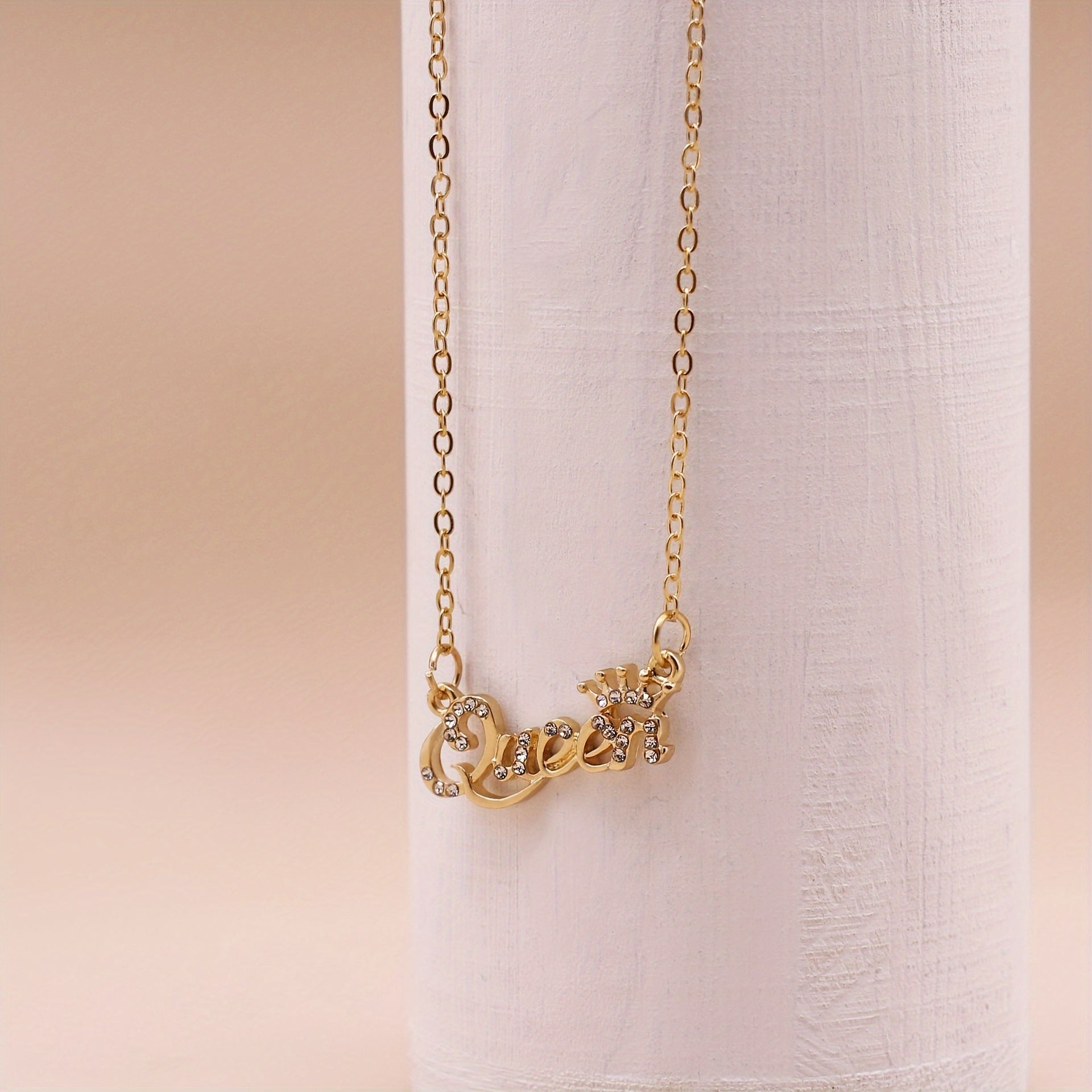 QUEEN Design Shiny zirconia Inlaid Pendant Necklace Boho Elegant Style Alloy Jewelry Statement Female Necklace