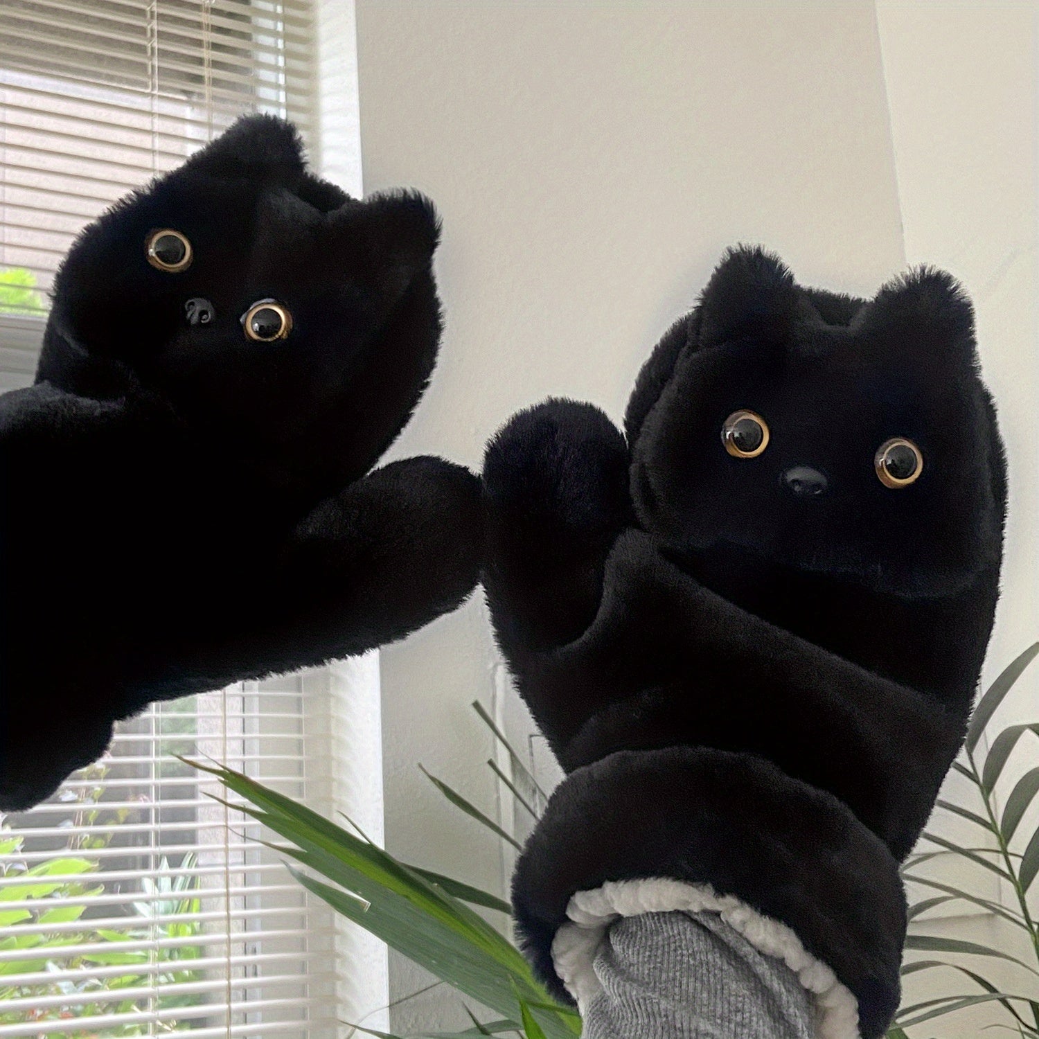 Charming Black Cat Plush Gloves for Women - Cozy & Warm Winter Accessory with Detachable Drawstring, Perfect for Casual Outings and Cycling