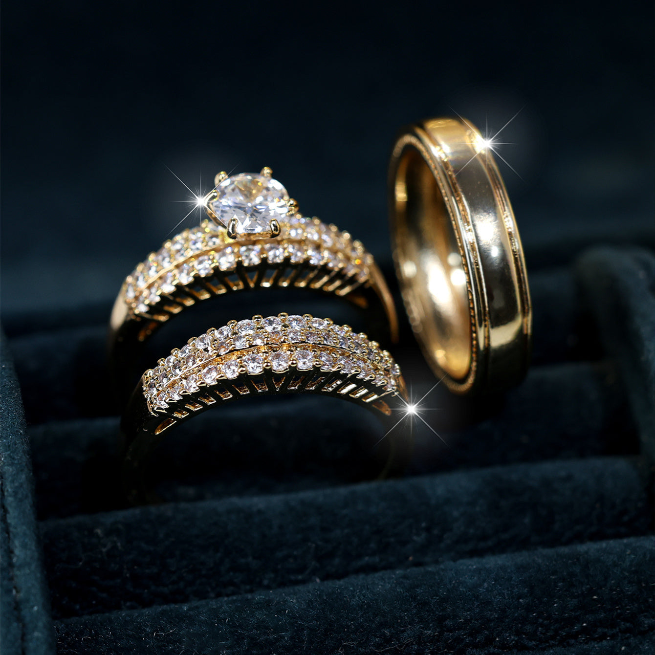 A Stunning Bridal Ring Set Featuring a Glamorous And Elegant Three-Piece Design for Banquet Parties.