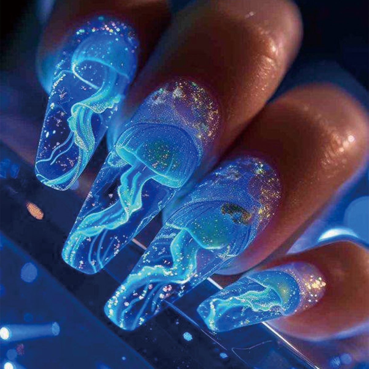 72PCS (3 PACK) fake nail patch, Jellyfish Nail Wear Nail Patch, Europe and the United States wear Nail Under the Sea World Nail Patch and simple cool ice translucent blue halo gradient nail patch line Pure to wear nail