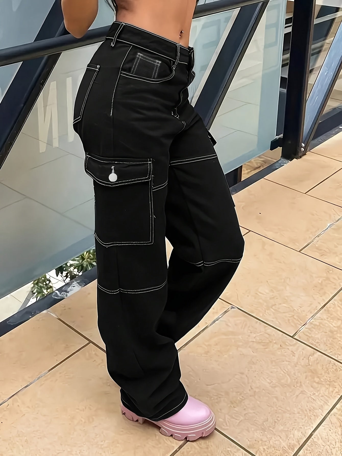 Women's High-Waisted Wide Leg Cargo Jeans with Flap Pockets - Loose Fit Y2K & Kpop Style, Black Straight Leg Denim for Casual Wear, Everyday Fashion Pants | Fashionforward Denim | Nonstretch Denim, Chicsale