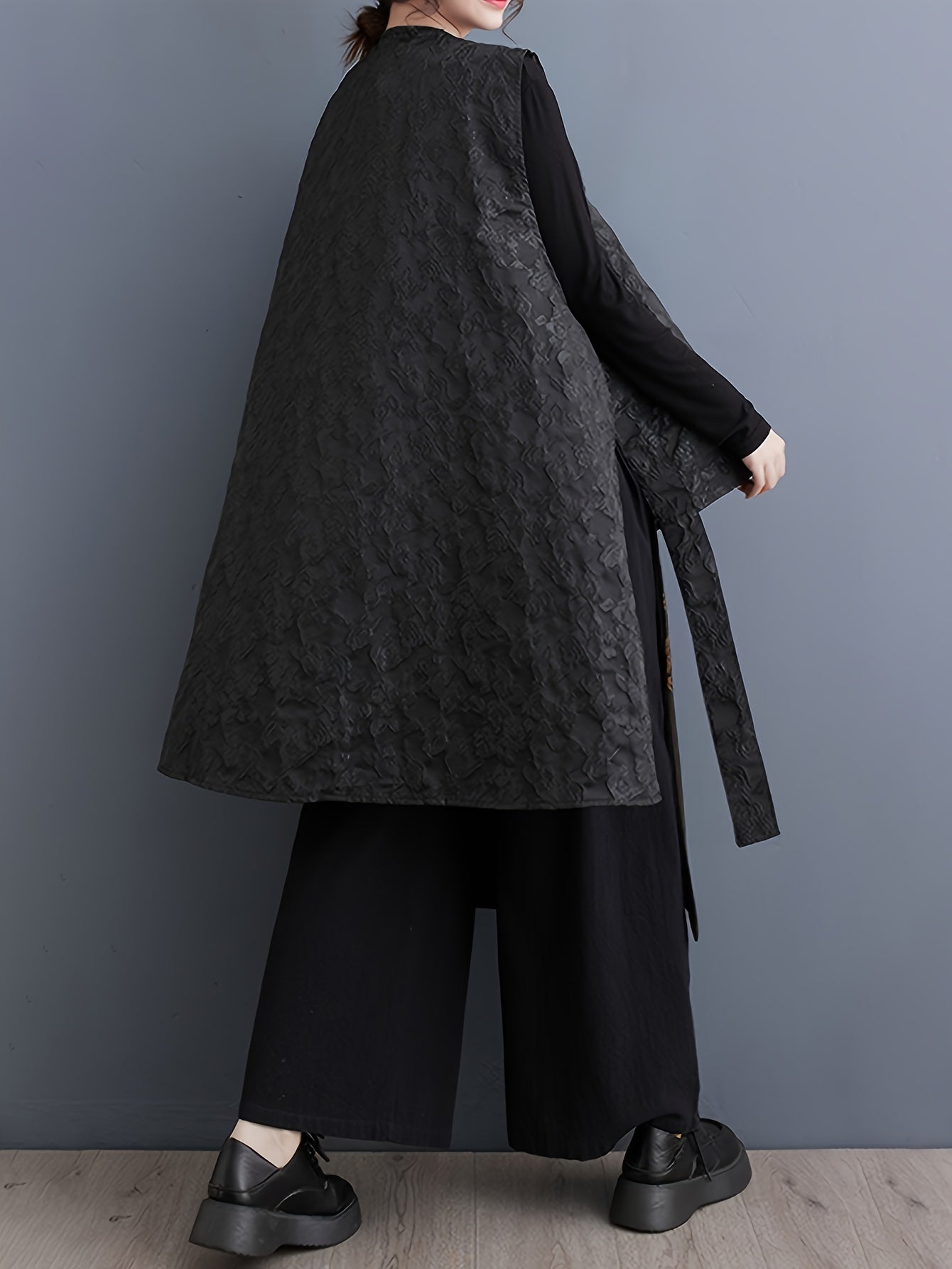 1pc Elegant Plus Size Golden Dragon Print Sleeveless Kimono Cardigan - Casual Polyester Woven Outerwear with Asymmetrical Hem and Criss-Cross Neck Design