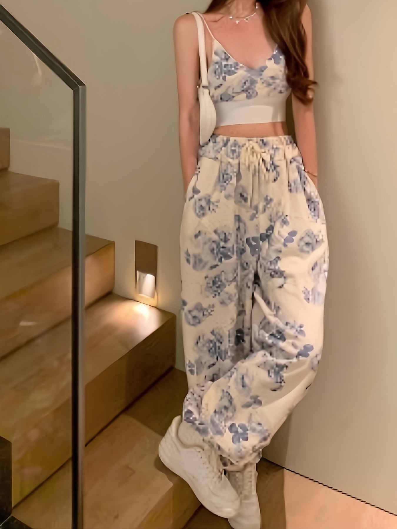 Comfortable Wear) Women's Floral Print Polyester Spandex Blend V-Neck Crop Top and Drawstring Waist Pants Set, Casual Vacation Style, Woven Fabric, for All Seasons