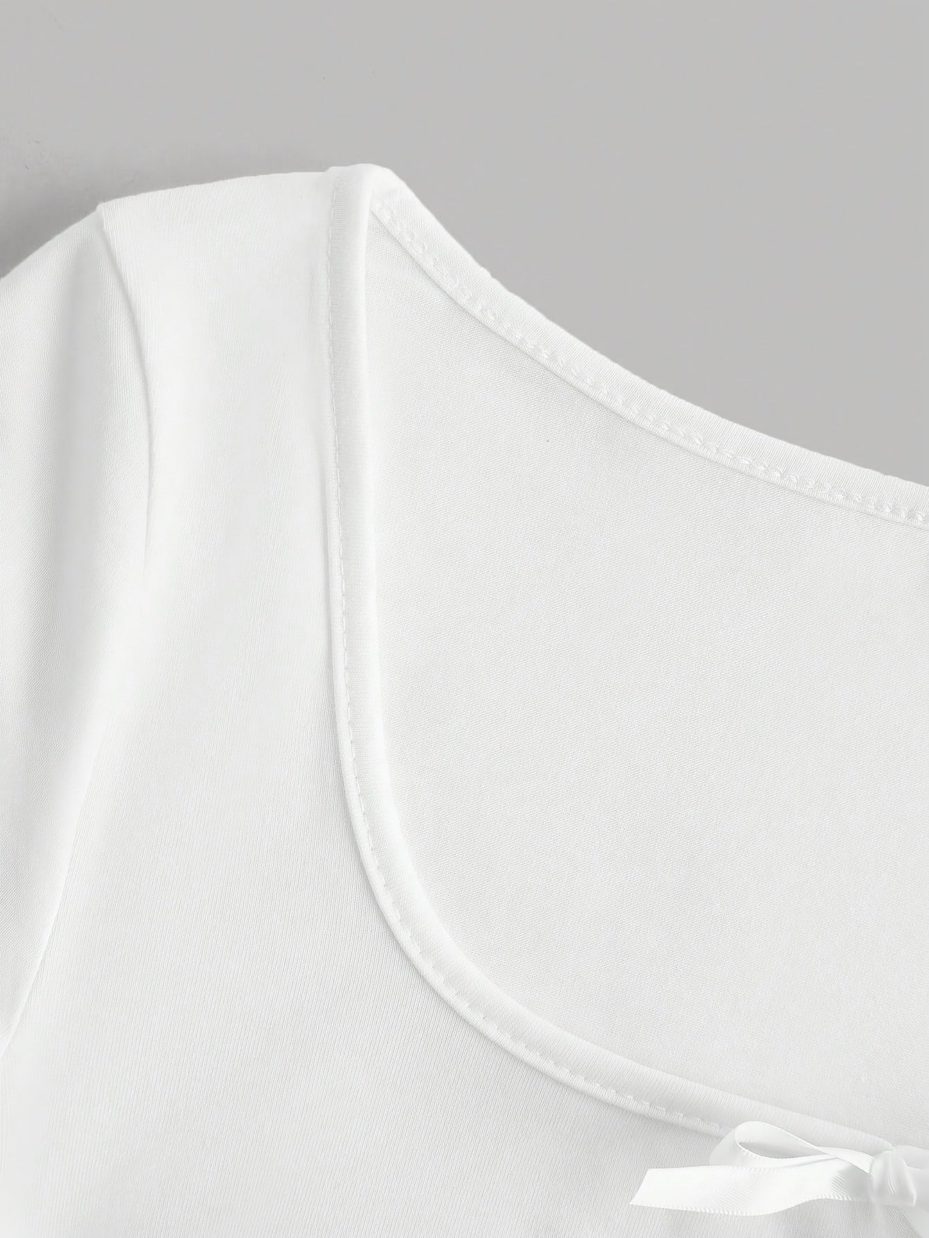 Ezwear Light Gray Knitted Women'S Summer Short-Sleeve Fitted T-Shirt with Bow Decoration And Square Neckline.