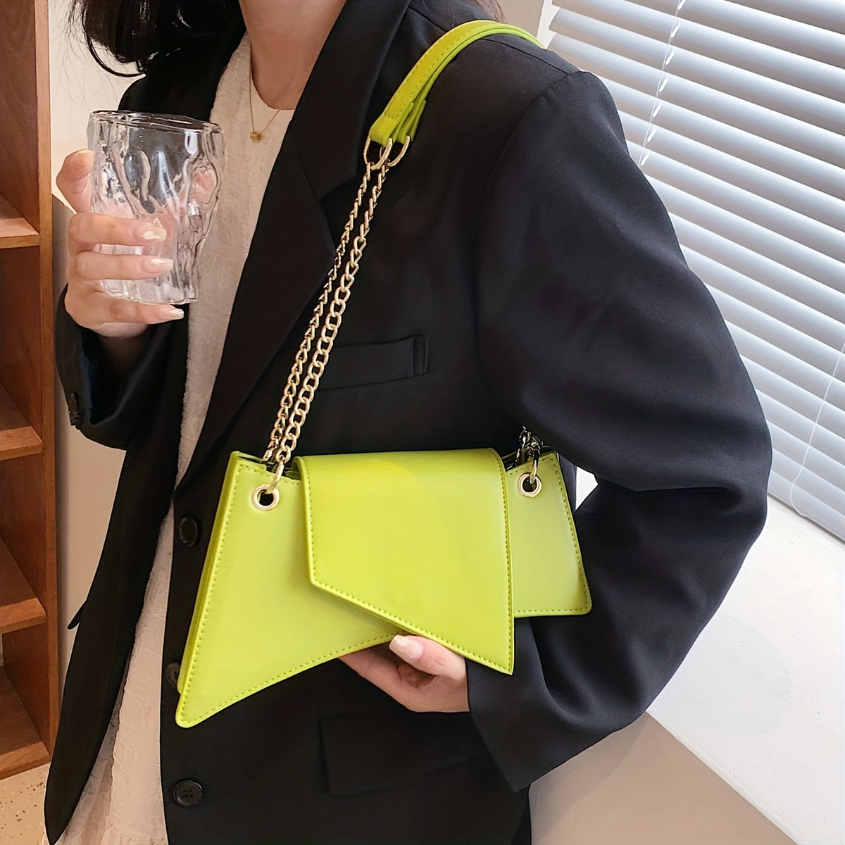 Vibrant Solid Color Flap Crossbody Bag - Stylish Chain Strap, Niche Design, Novelty Purse for Women - Trendy, Fashionable, and Spacious Interior