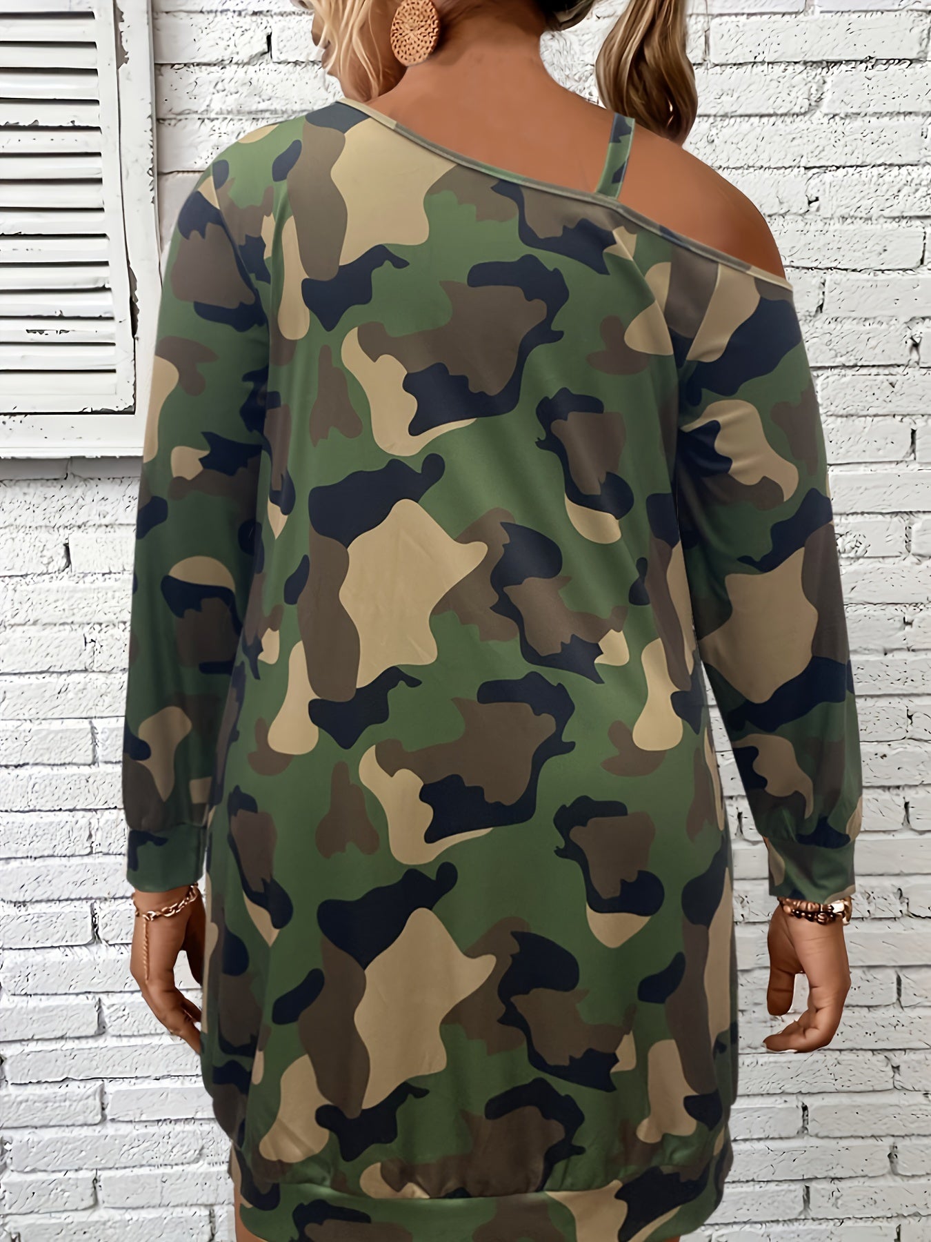 Plus Size Camo Print Chain Accent Dress - Fashionable Cold Shoulder Style - Comfortable Long Sleeves for Spring & Fall - Curvy Womens Clothing