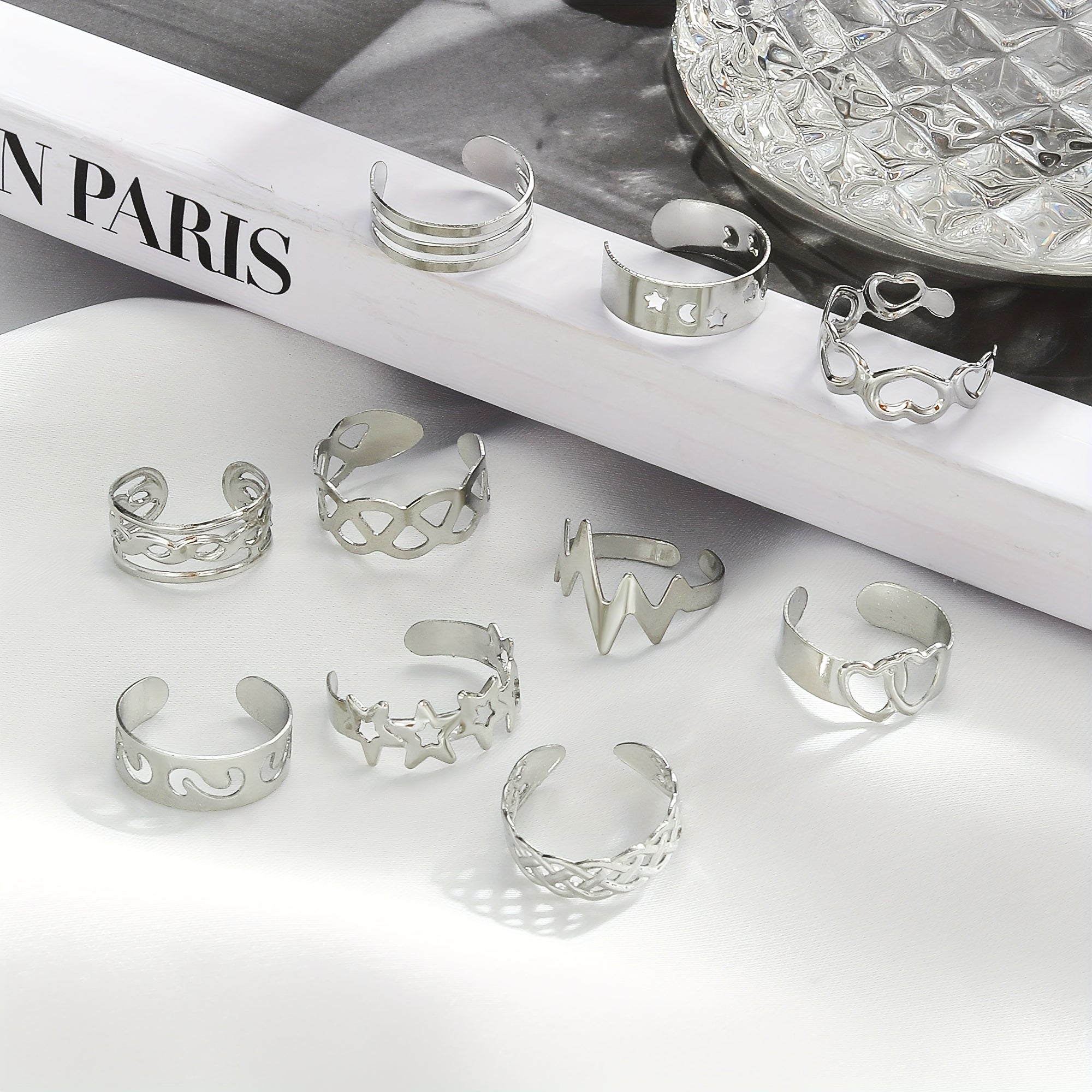 10pcs Set Unique Hollow Star Moon Heart Design Toe Ring Alloy Jewelry Bohemian Elegant Style Adjustable Ankle Ring Suit
