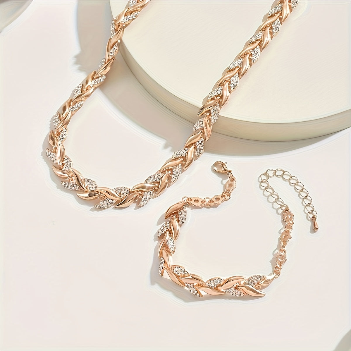 1 Bracelet 1 Necklace Light Luxury Elegant Design Inlaid Glass Rhinestone Fish Tail Jewelry Set Suitable For Women'S Autumn And Winter Banquet Daily Matching
