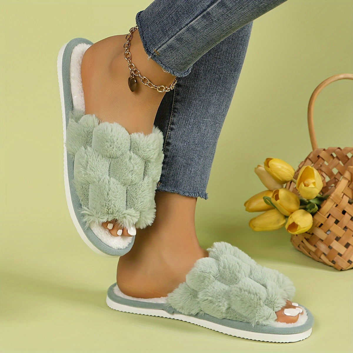 Women’s Argyle Fuzzy Slippers – Cozy Slip-On Indoor Slides with Soft EVA Sole, Warm & Breathable House Shoes in Pink