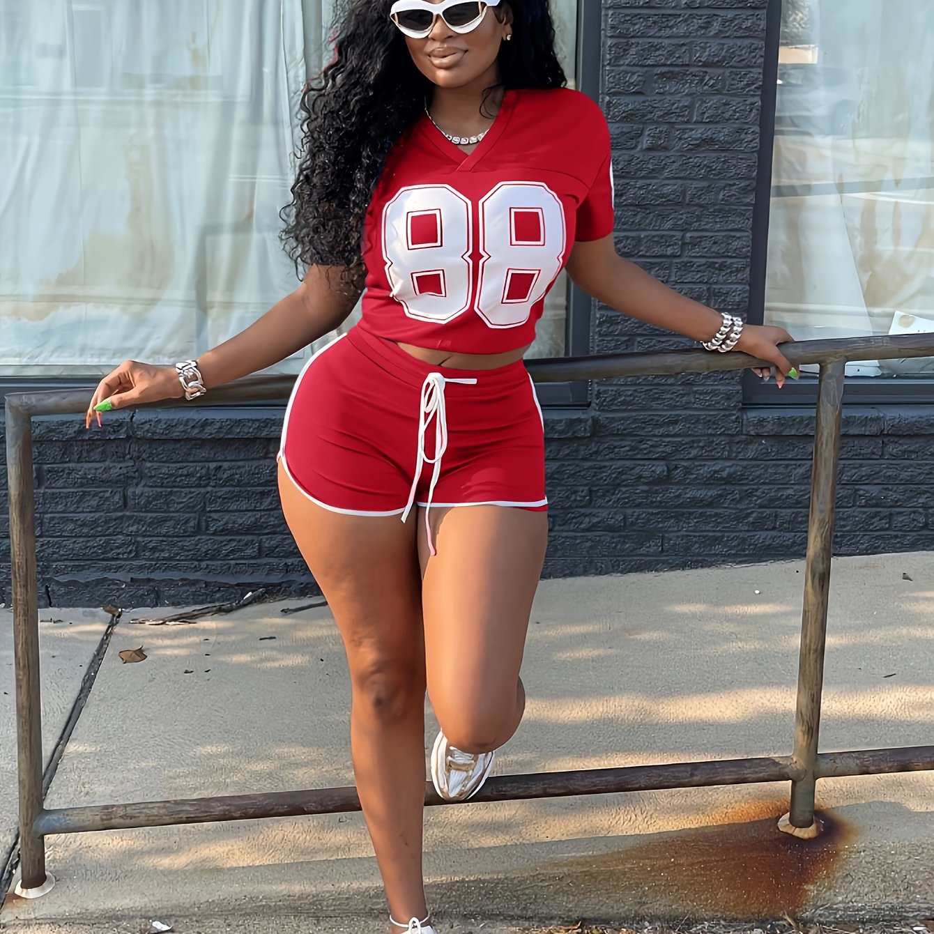 Casual Sports Women'S Clothing Set with Digital Print, Featuring Short Sleeves And Shorts.