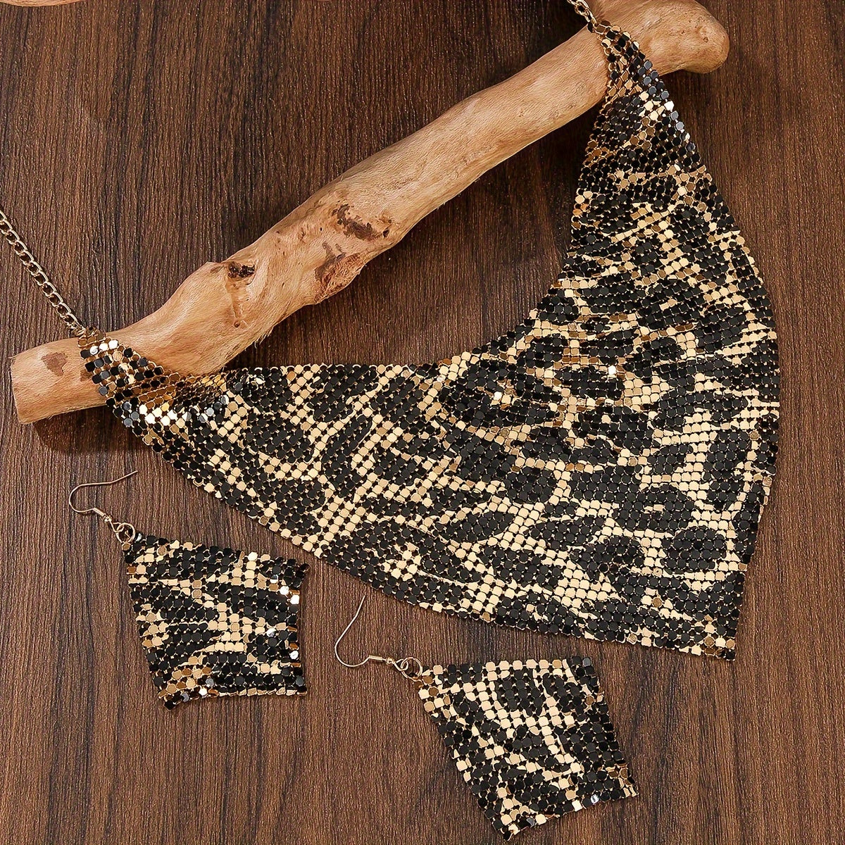 3-Piece Luxurious Leopard Print Choker Necklace and Earring Set - 14K Golden Plated Zinc Alloy, Sexy Fashion Jewelry for Women with Daily Wear and Party Versatility, Hypoallergenic and Nickel-Free, Perfect Gift Idea
