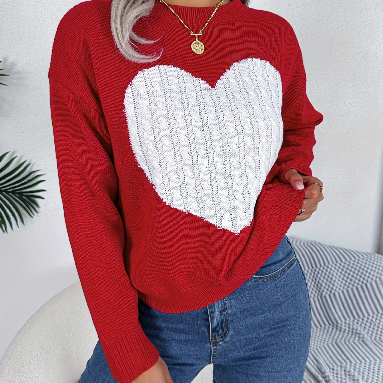 Long-Sleeved Pullover Sweater with a Sweet Heart Pattern for Autumn And Winter Casual Wear.