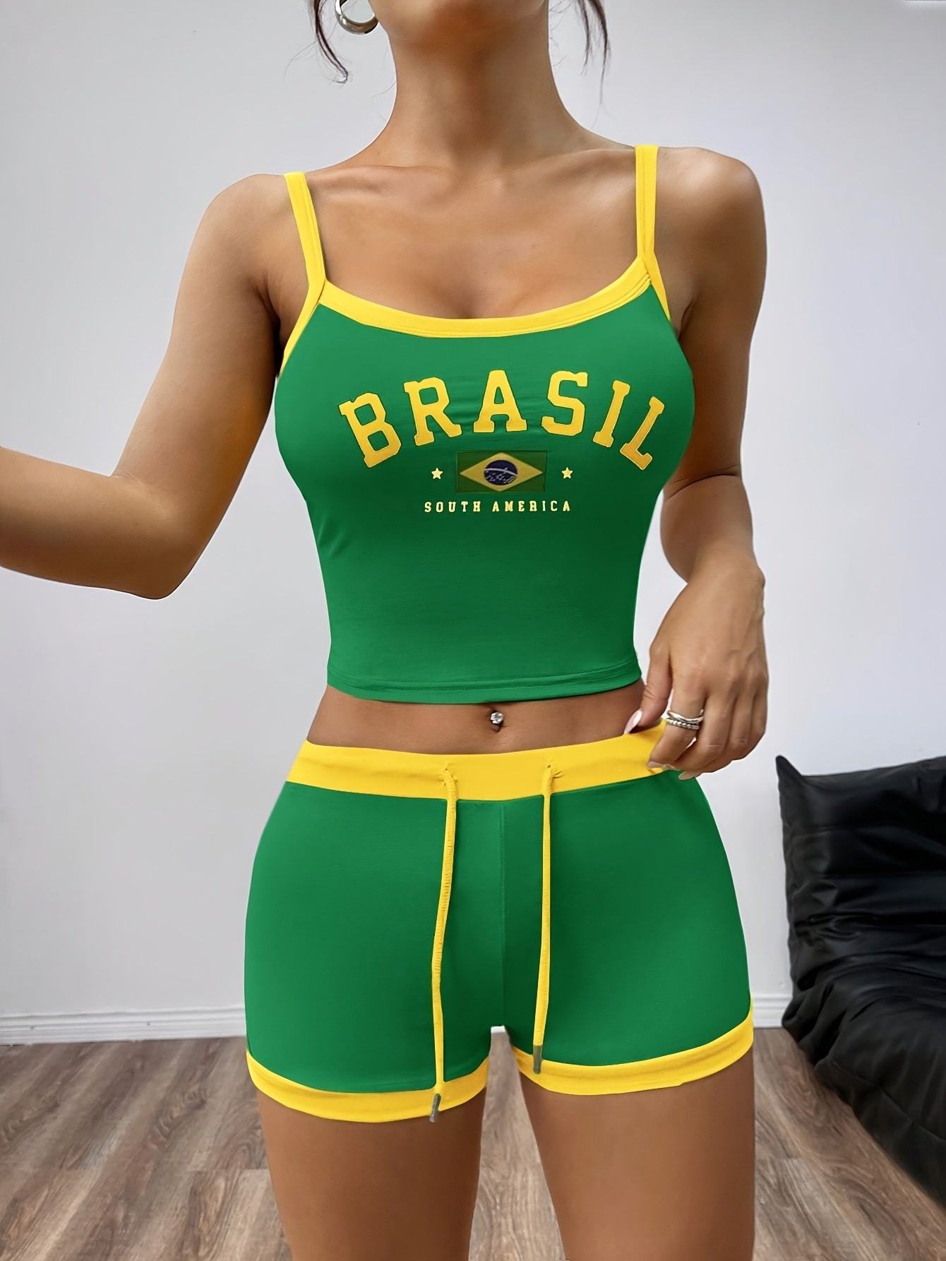 [Contrast Trim] Women's Casual Shorts Set - Letter & Brazil Flag Print Crew Neck Cami Top & Drawstring Waist Slim Shorts