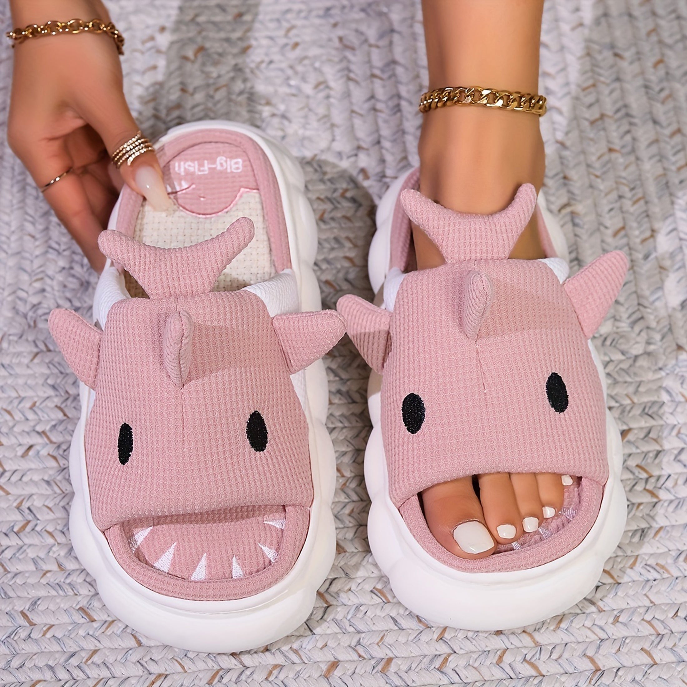 Women's Cartoon Shark Graphic Design Home Slippers With Linen Uppers, Lightweight Slip On Indoor Shoes, Spring Summer And Autumn