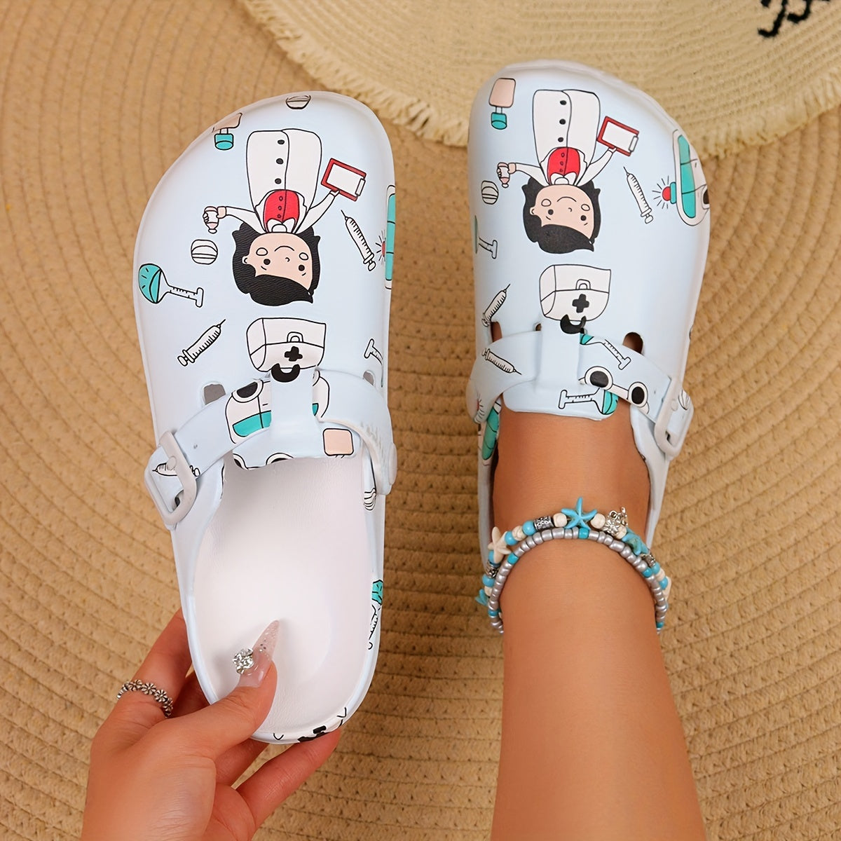 Women's Cute Cartoon EVA Clogs, Non-Slip Breathable Lightweight Footwear, Versatile Garden & Beach Casual Shoes