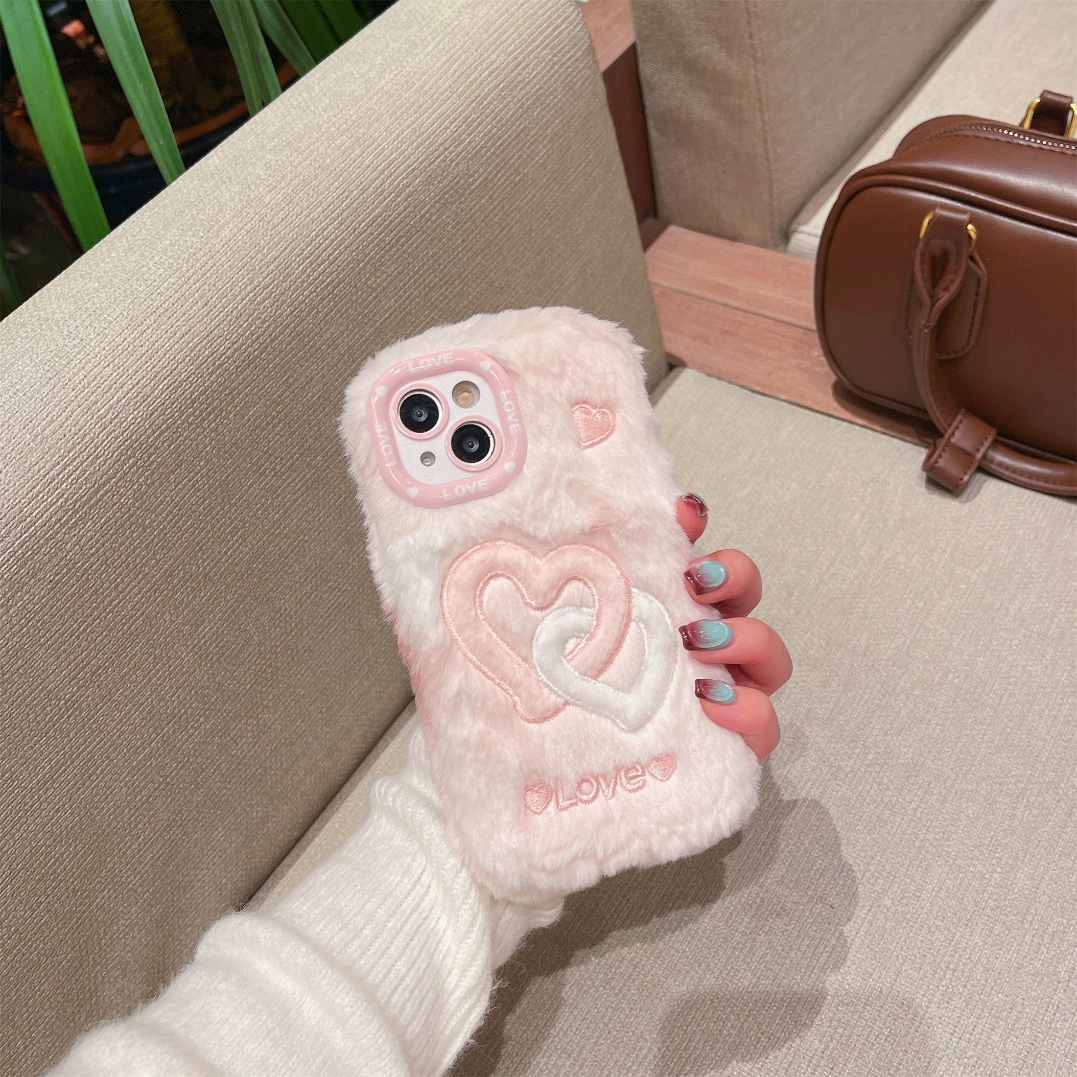 Smudged Double Buckle Love Gradient Color Mobile Phone Case, Suitable for Apple 16/15 Pro Max/15 Pro/15/15Plus/14 Pro Max/14 Pro/14Plus/14/13 Pro Max/13 Pro/13 /12 Pro Max/12 Pro/12/11Pro Max/11 Couple Plush Embroidery Mobile