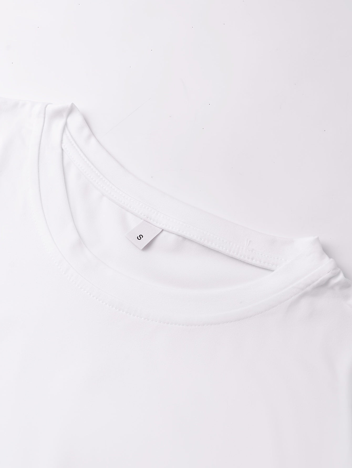 Round Neck Short Sleeve T-Shirt with a Design of Lips And Letters, Inspired by African American And European Styles.