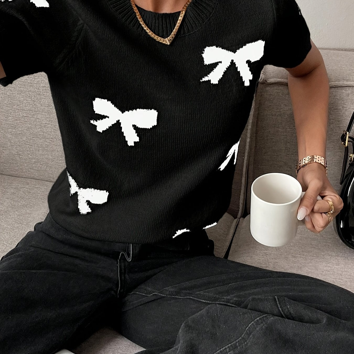 Nian Nian Directional Style Round Neck Color-Blocked Short-Sleeve Pullover with Bow Tie And Jacquard Design.