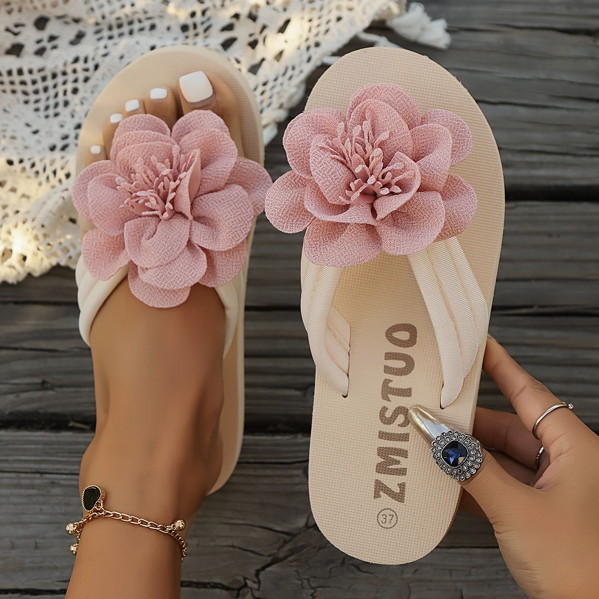 Women's Floral Flip-Flops - Comfortable Summer Beach Slides, Casual Open Toe Sandals with Soft Sole - For Women - Perfect for Summer Beach, Poolside & Casual Wear - Ideal Gift for Summer