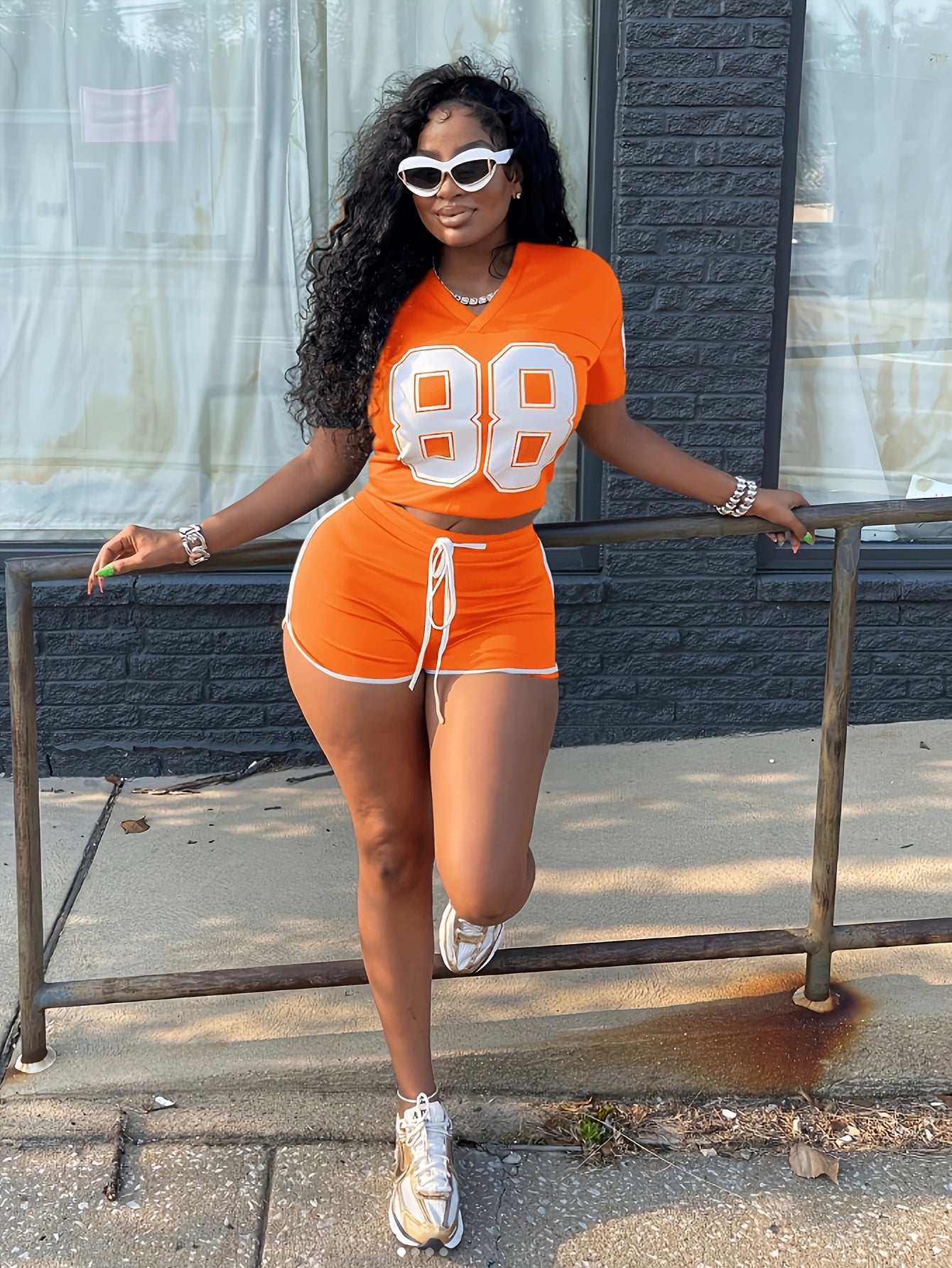 Casual Sports Women'S Clothing Set with Digital Print, Featuring Short Sleeves And Shorts.