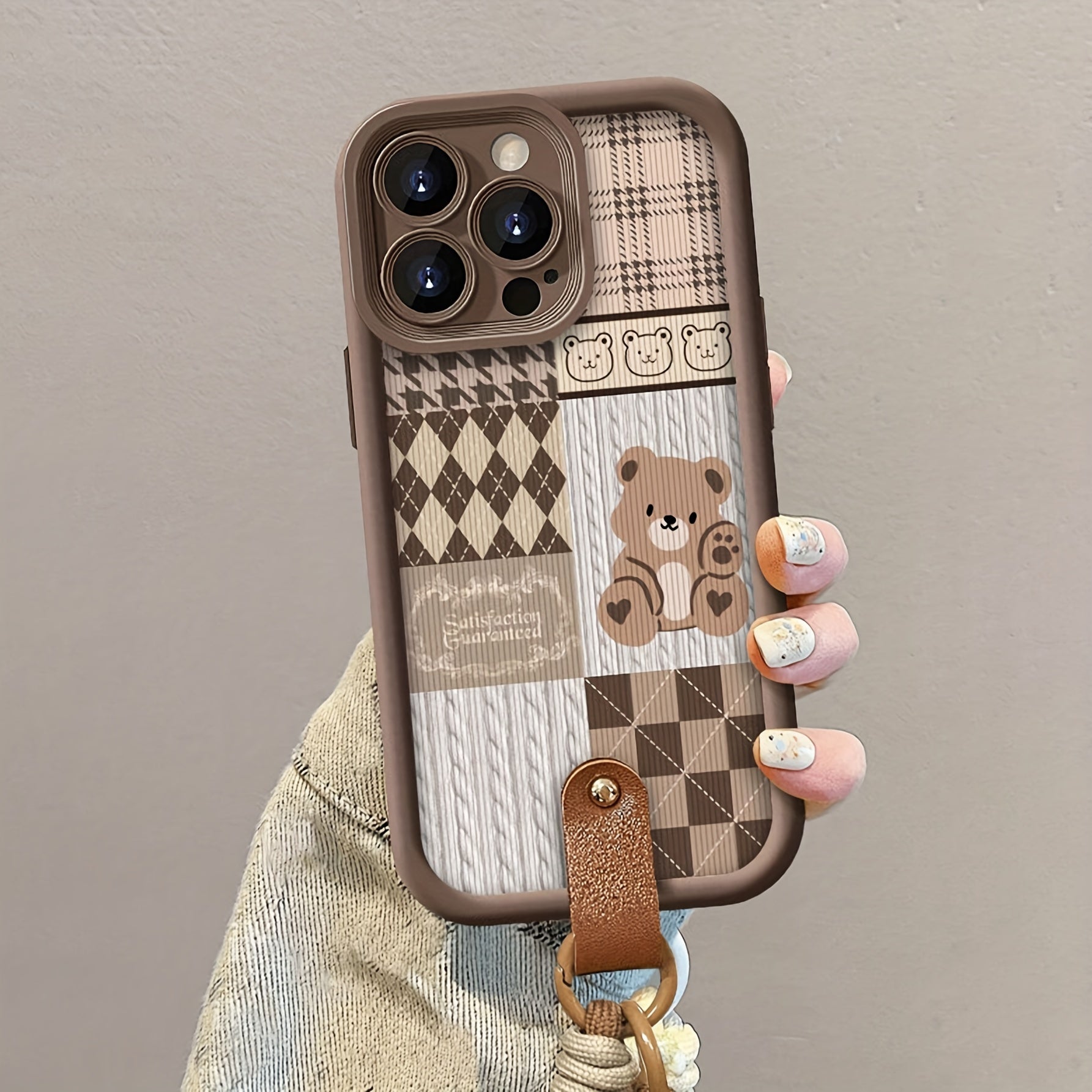 Spliced Bear with Hand Strap Shock Absorption Brown Frosted All-Inclusive Anti-Fall Mobile Phone Case Suitable for Apple 16PROMAX/16PLUS/16PRO/16/15PROMAX/15PLUS/15PRO/15/14PROMAX/14PLUS/14PRO/14/13PROMAX/13PRO/13/12PROMAX/12