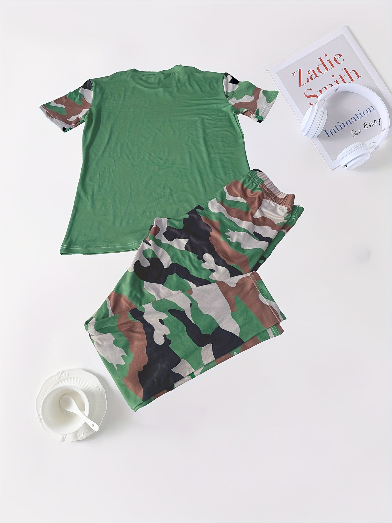 Adorable 'BEBE' Letter Print & Camo Patchwork Spring/Summer Set - Comfy Polyester Blend T-Shirt & Joggers, Machine Washable, for Women