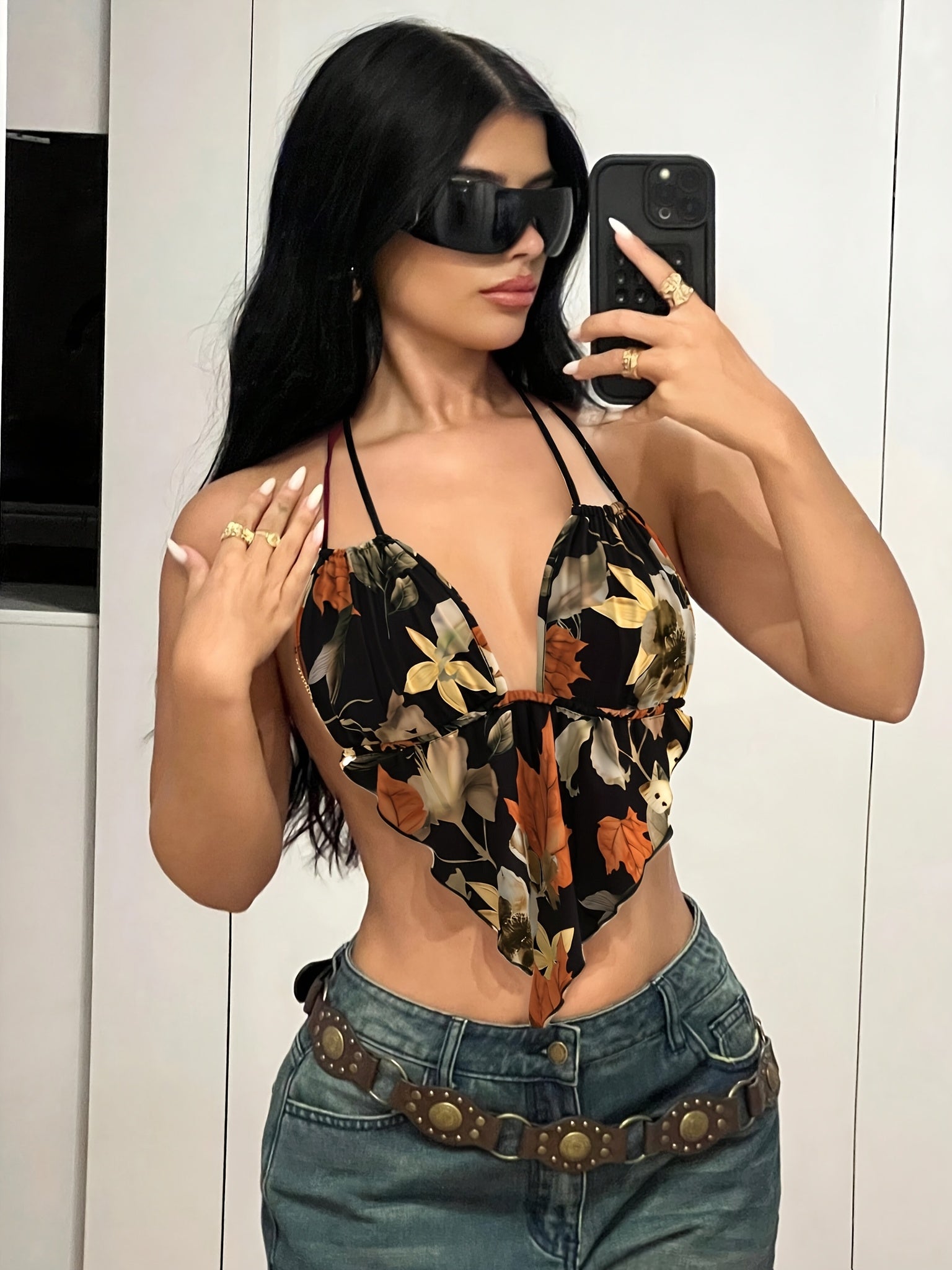 Hawaiian style random printed maple leaf backless halter top, daily casual summer wear halter top, sleeveless V-neck, irregular printed halter top, slim fit, thin shoulder strap, backless design suitable for summer casual wea