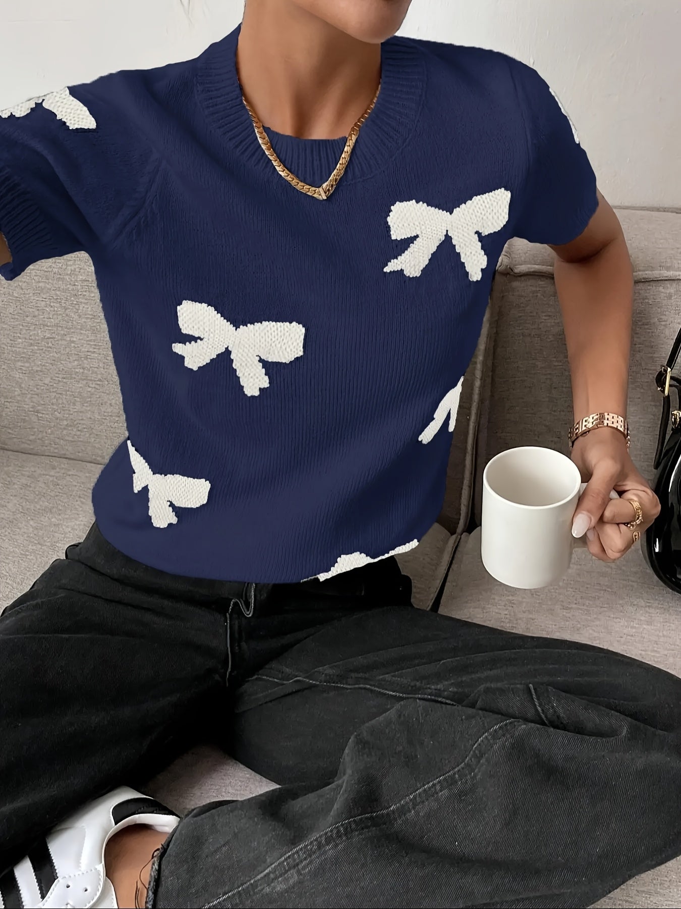 Nian Nian Directional Style Round Neck Color-Blocked Short-Sleeve Pullover with Bow Tie And Jacquard Design.