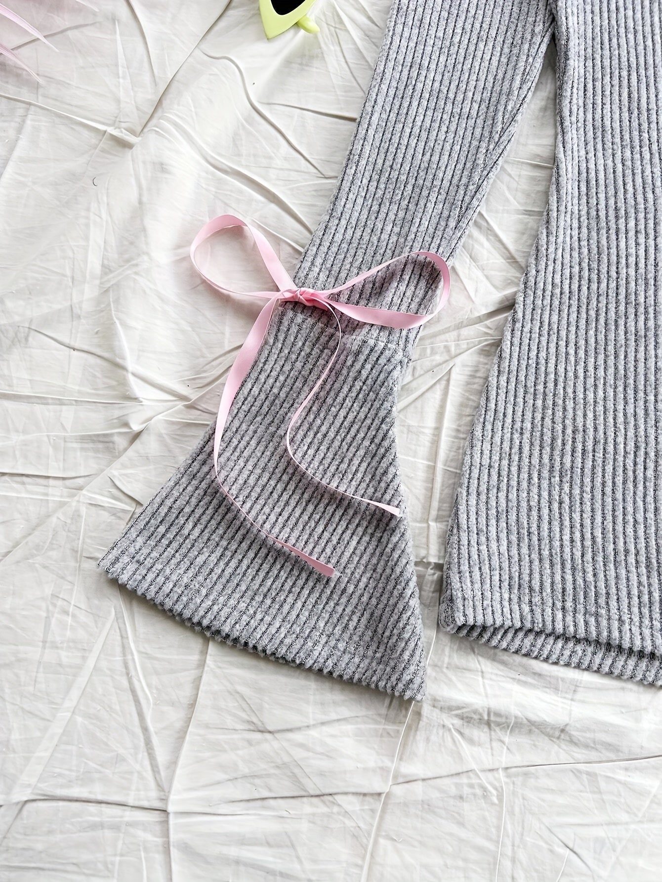 Elegant Direction Women'S New Autumn And Winter Knitted Solid Color Off-Shoulder Long Sleeve Flared Jumpsuit.