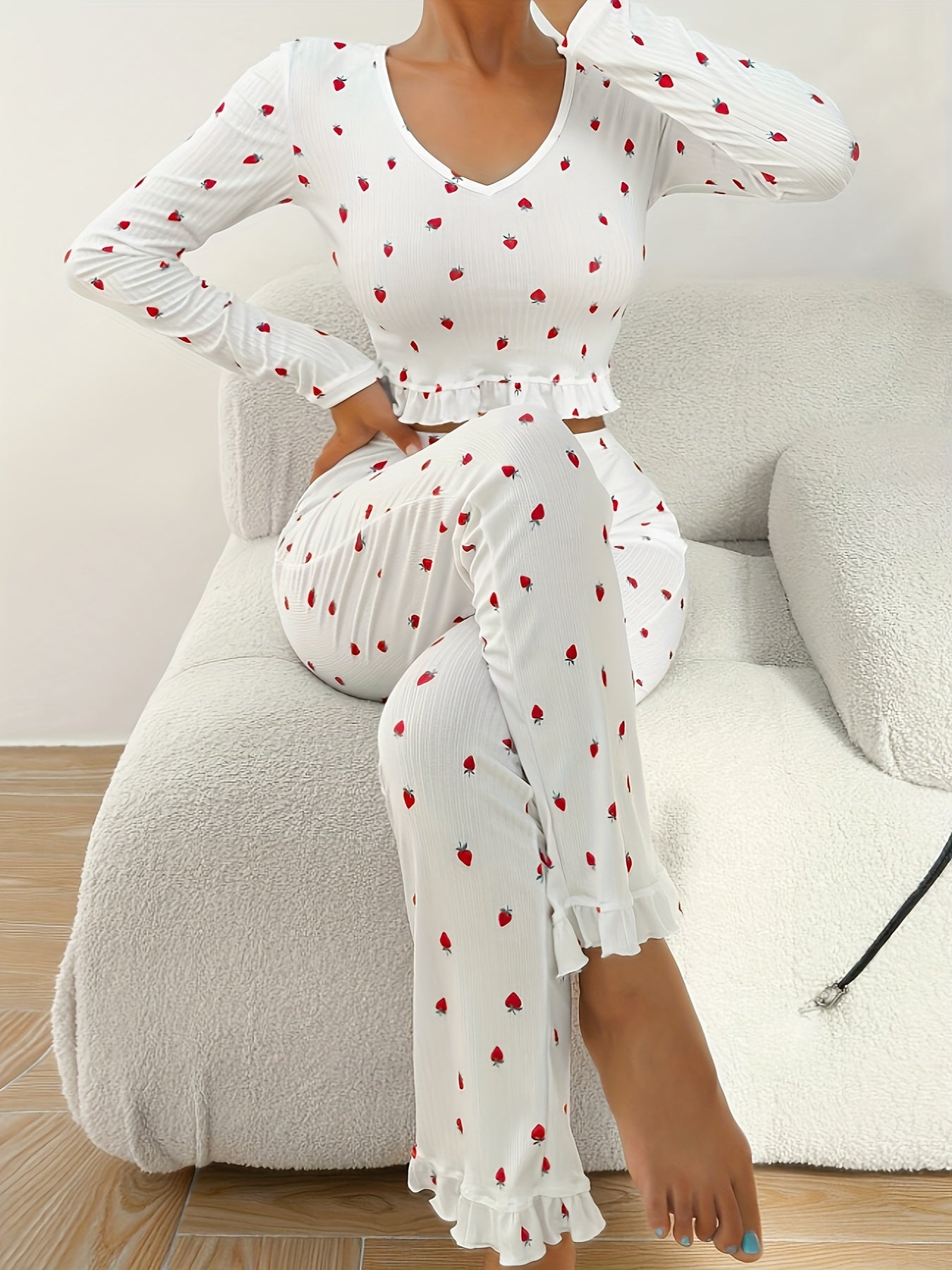 Autumn Strawberry Print with Lotus Leaf Hem Women's Long Sleeve Long Pants Pajama Set/Home Wear Set