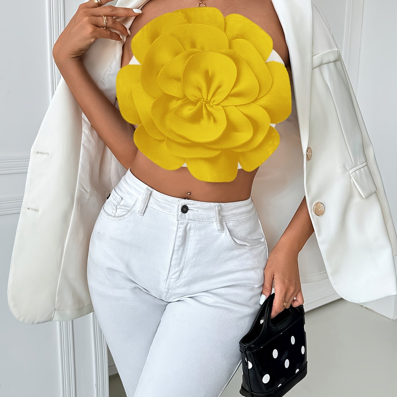 A European and American Women's strapless top with large flower decoration, sexy and fashionable, versatile and ready to ship