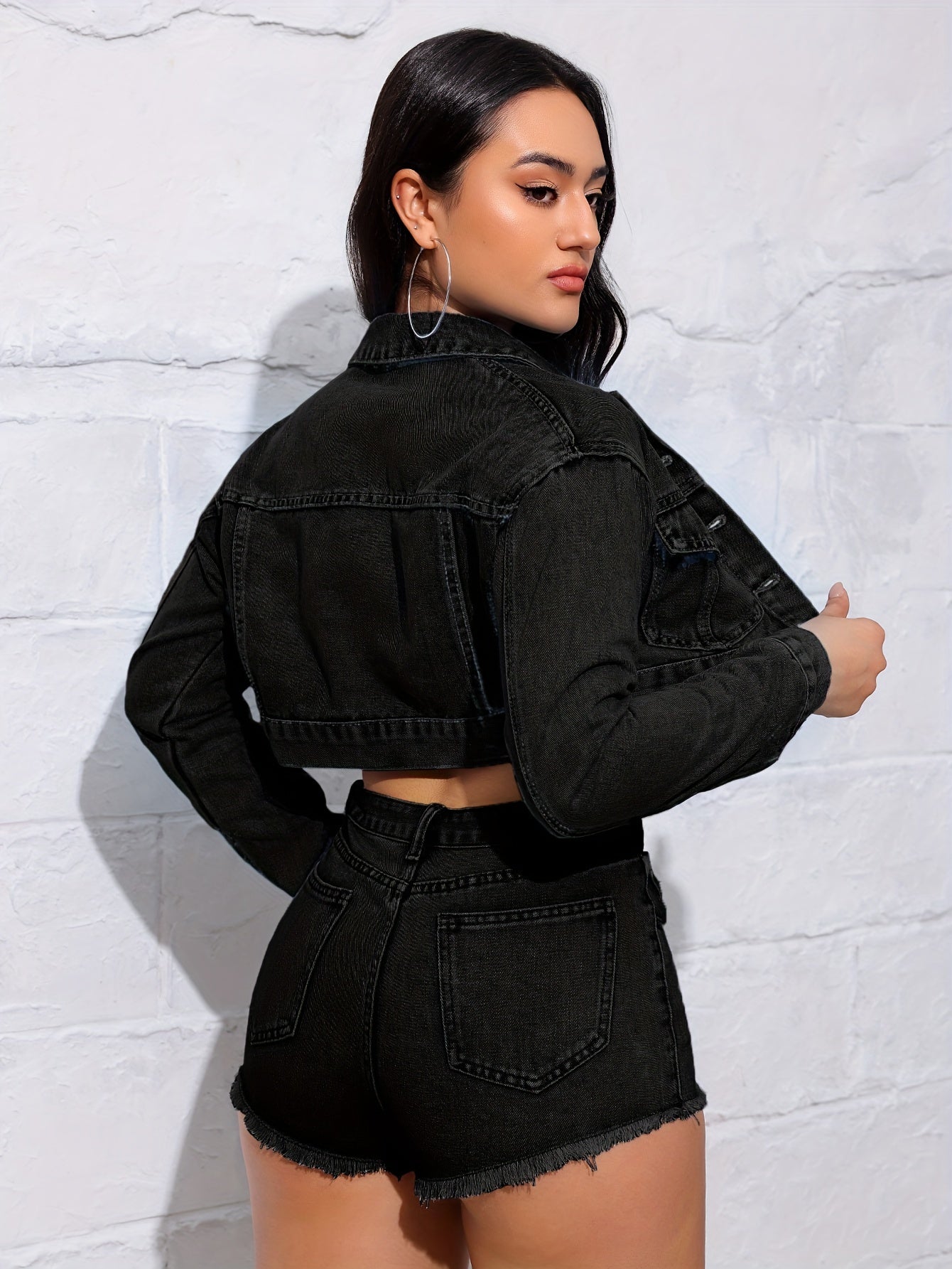 [Vintage Blue Denim Jacket] Vintage-Inspired Blue Denim Jacket - Chic Women's Short Style with Raw Hem & Distressed Details - Long Sleeves, Button Closure, Non-Stretch Fabric