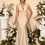 Elegant Red Deep V-Neck Sleeveless Mermaid Gown with Ruched Detail, Perfect for Weddings, Parties, and Date Nights, Wedding Dress