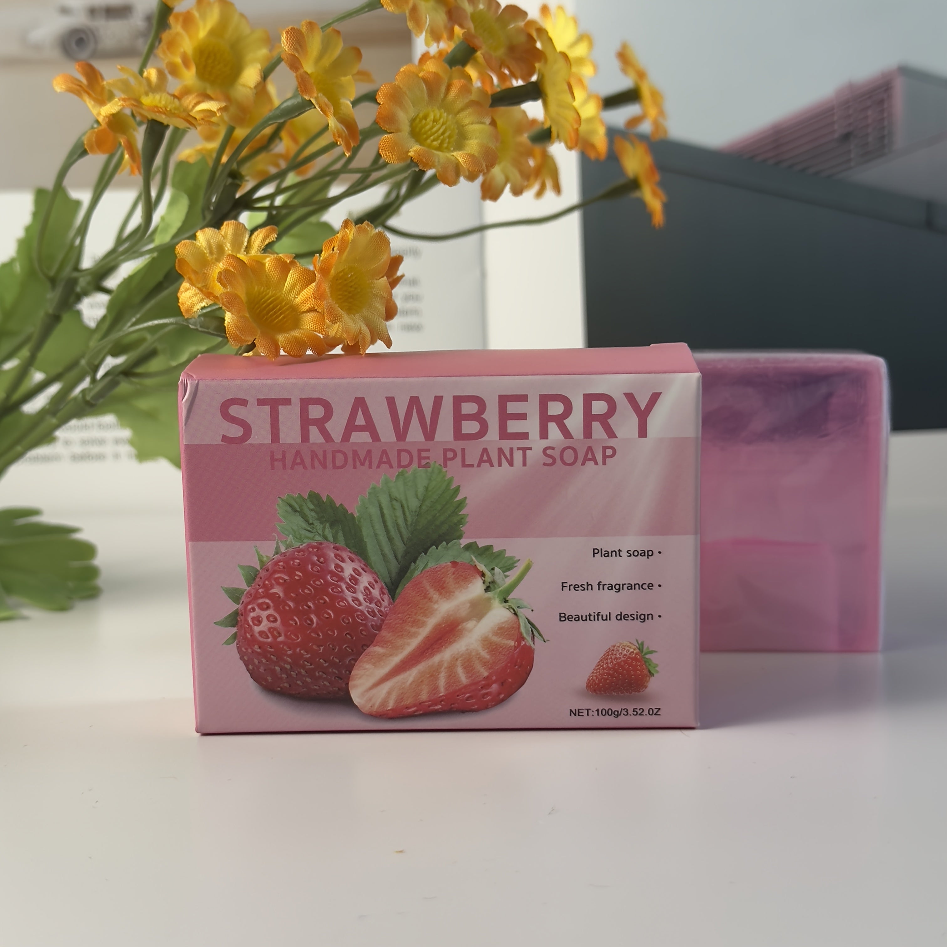5pcs Family Set Of Natural Handmade Strawberry Flavored Soap, Suitable For The Whole Family To Use, Keeps The Skin Hydrated, Moisturizes The Skin, Provides Long-lasting Hydration, Gently Cleanses, And Has A Sweet And Fruity A