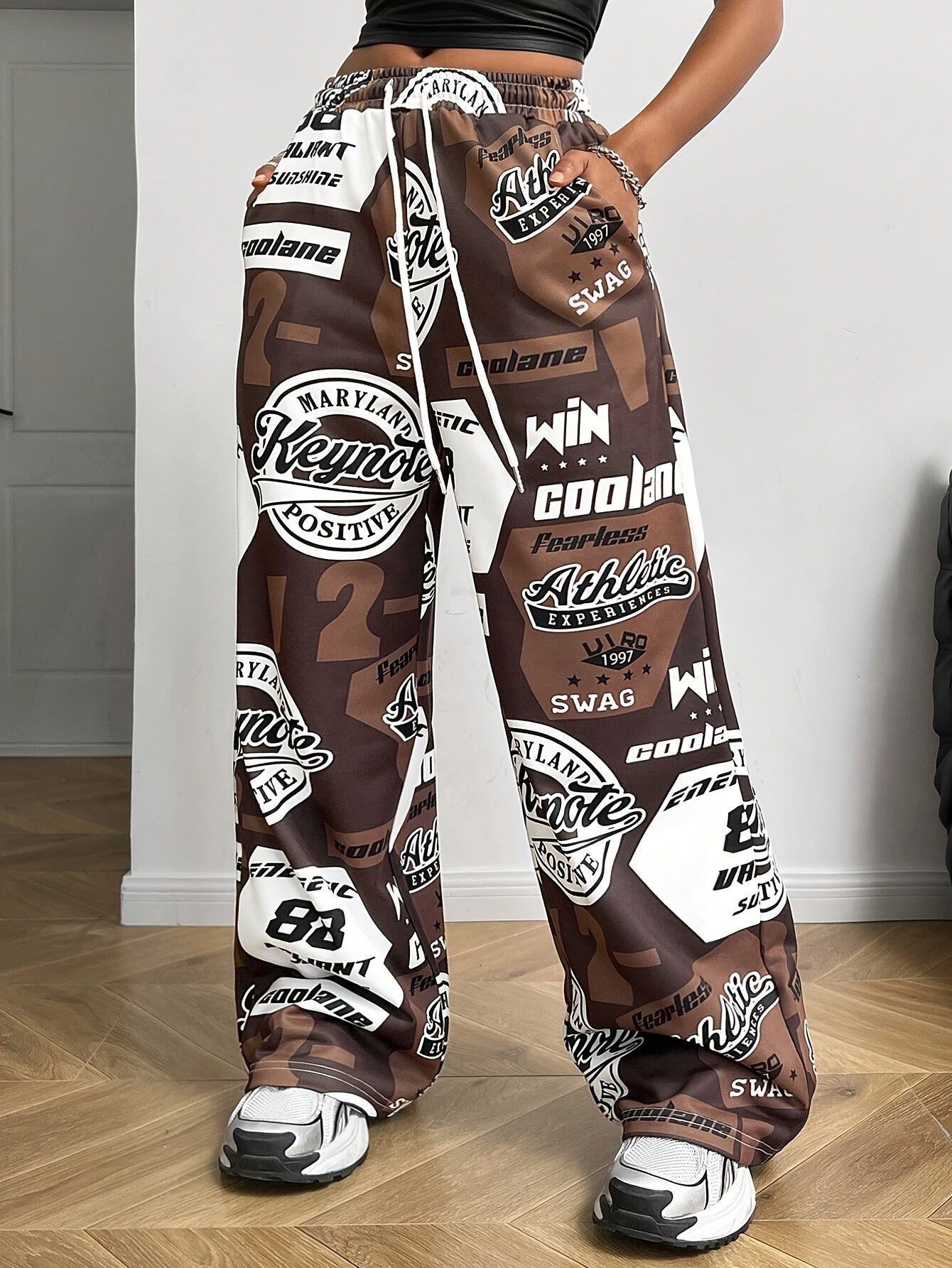 Women's Camouflage Letter Print Loose-Fit Jogger Pants with Drawstring Waist, 100% Polyester Casual Straight-Leg Trousers for Running, Workouts & Casual Attire, Workout Trousers | Relaxed Fit Pants | Drawstring Waistband