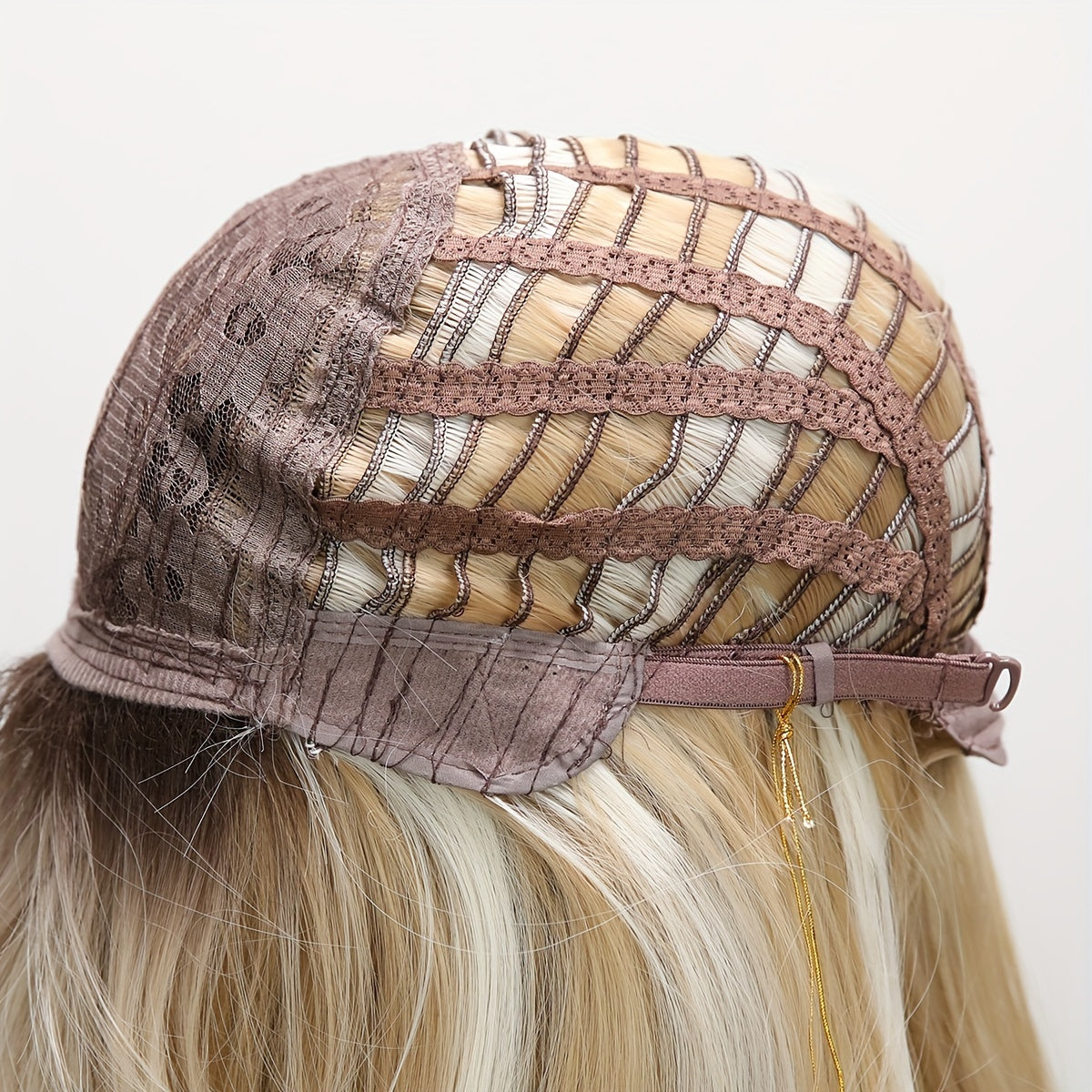 Elegant Blonde Highlighted Women's Wig with Bangs - Heat-Resistant Synthetic Straight Hair, Gradient Style from Dark to Light Blonde, Perfect for Daily Wear, Beginners, Mother's Day, Birthday Gifts, and Parties, Blonde Wigs,