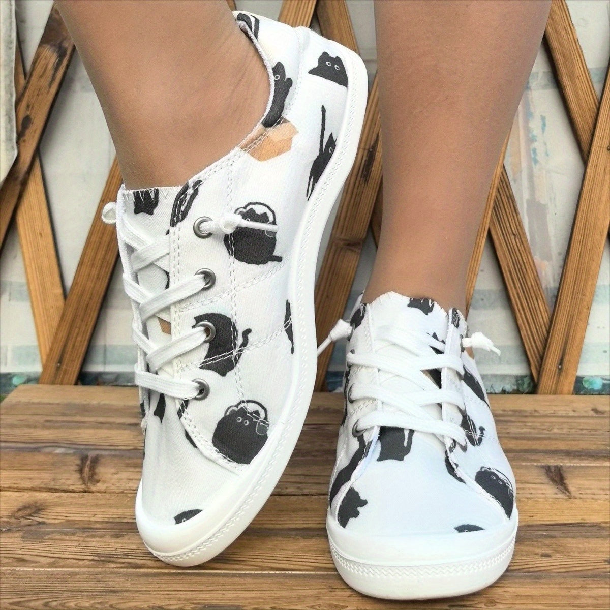 Women'S Cute Cartoon Penguin Print Flat Sneakers - Lightweight, Breathable Fabric, All-Season Casual Shoes with TPR Sole, Fabric Insole, and No Power Needed, Cute Shoes