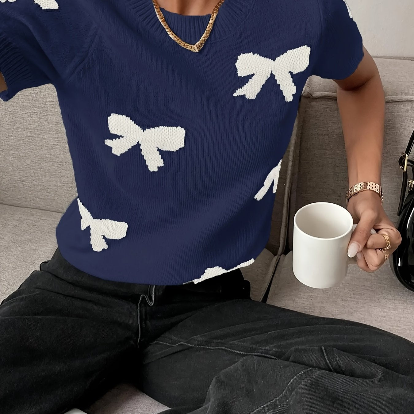 Nian Nian Directional Style Round Neck Color-Blocked Short-Sleeve Pullover with Bow Tie And Jacquard Design.
