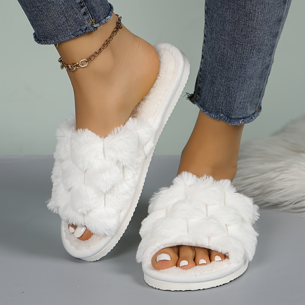 Women’s Argyle Fuzzy Slippers – Cozy Slip-On Indoor Slides with Soft EVA Sole, Warm & Breathable House Shoes in Pink