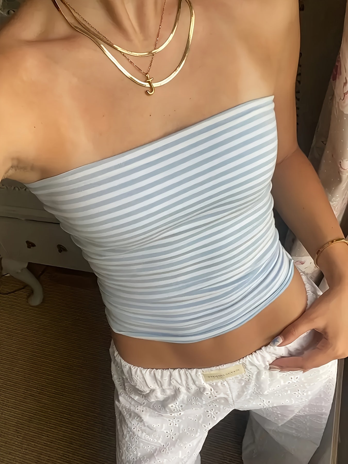 Women's Striped Sleeveless Crop Top - Summer Casual Off-Shoulder Shirt with Blue & White Horizontal Stripes, Medium Stretch Machine-Washable Fabric for Beach Outings & Casual Wear, Chic Summer Style, Golden Chain Detail