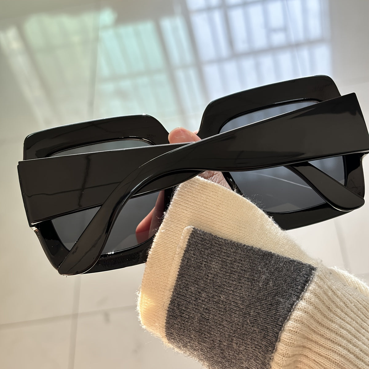 Fashion Square Oversized Glasses for Women, Polycarbonate Frame, Anti-Reflective Resin Lens, Decorative Eyewear